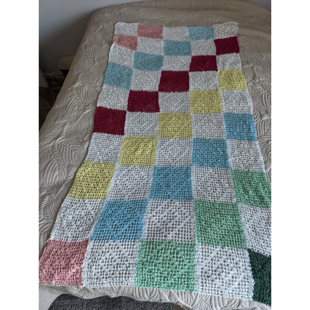 Dainty Crocheted Bed Covering 64 By 35